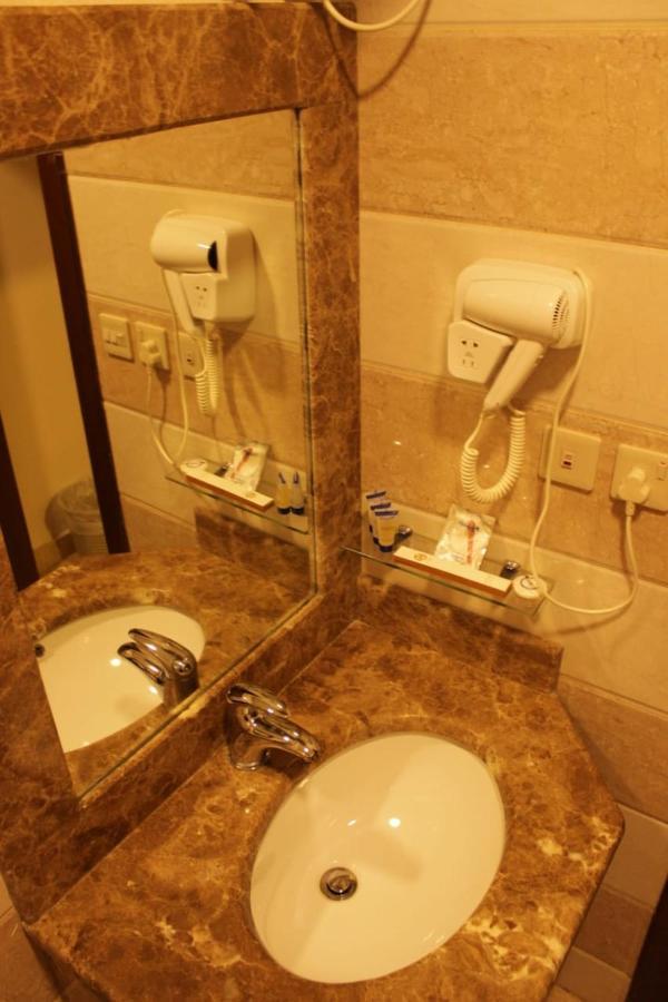 الفخامة الماسية للوحدات السكنية المفروشة Aparthotel Sidi Hamzah ภายนอก รูปภาพ